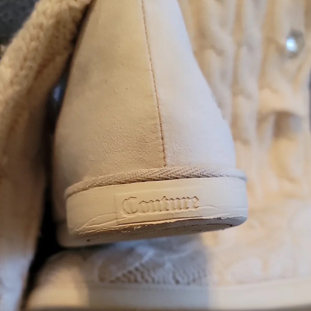 Cozy Juicy Couture off white/cream Knit Button Boots - Picture 3 of 6